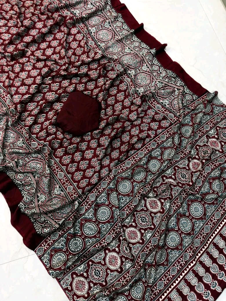 Pure Crepe Gajji Sarees thumbnail 9
