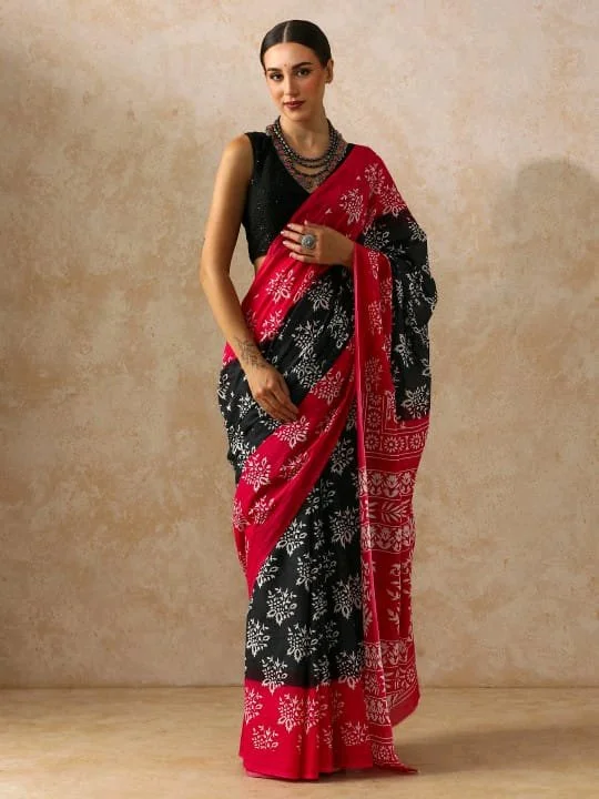 New updateBagru Block Print Cotton mulmul Sarees With Running Blouse Fabric:- Pure Mulmul (9280)Saree:-5.5m+ Blouse:- 1mPrice:- 700 thumbnail 1