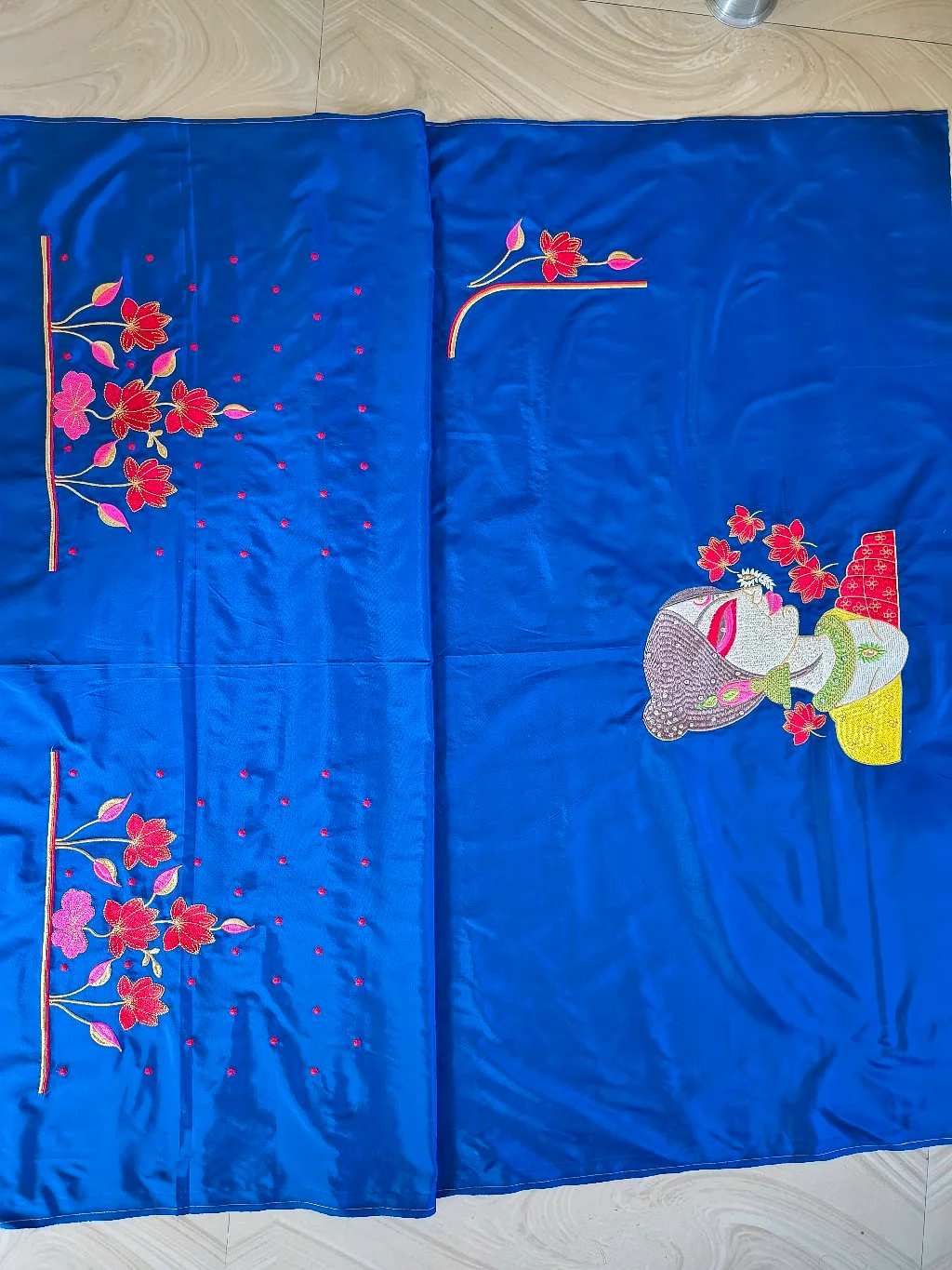 Traditional Woman Profile Computer Embroidery Blouse Piece thumbnail 3