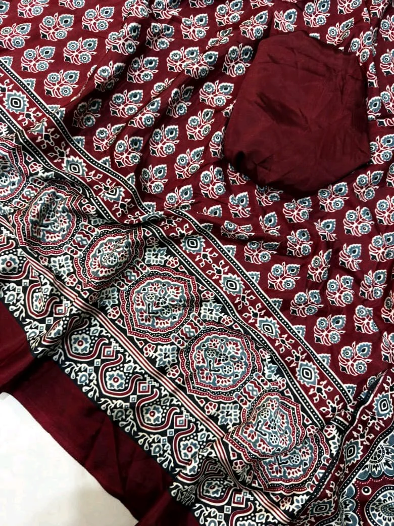 Pure Crepe Gajji Sarees thumbnail 8