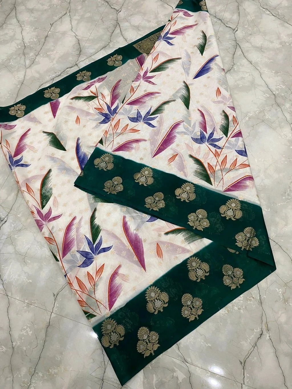 White Banarasi Printed Saree with Green Zari Border 3
