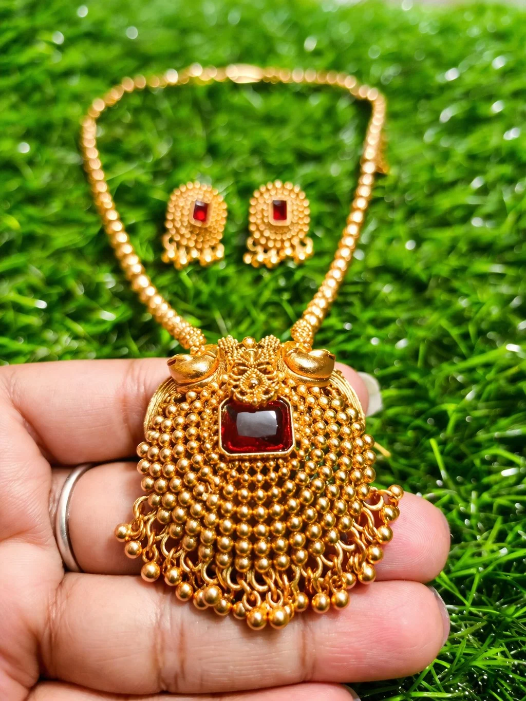 Gold Toned Traditional Temple Necklace Set thumbnail 4