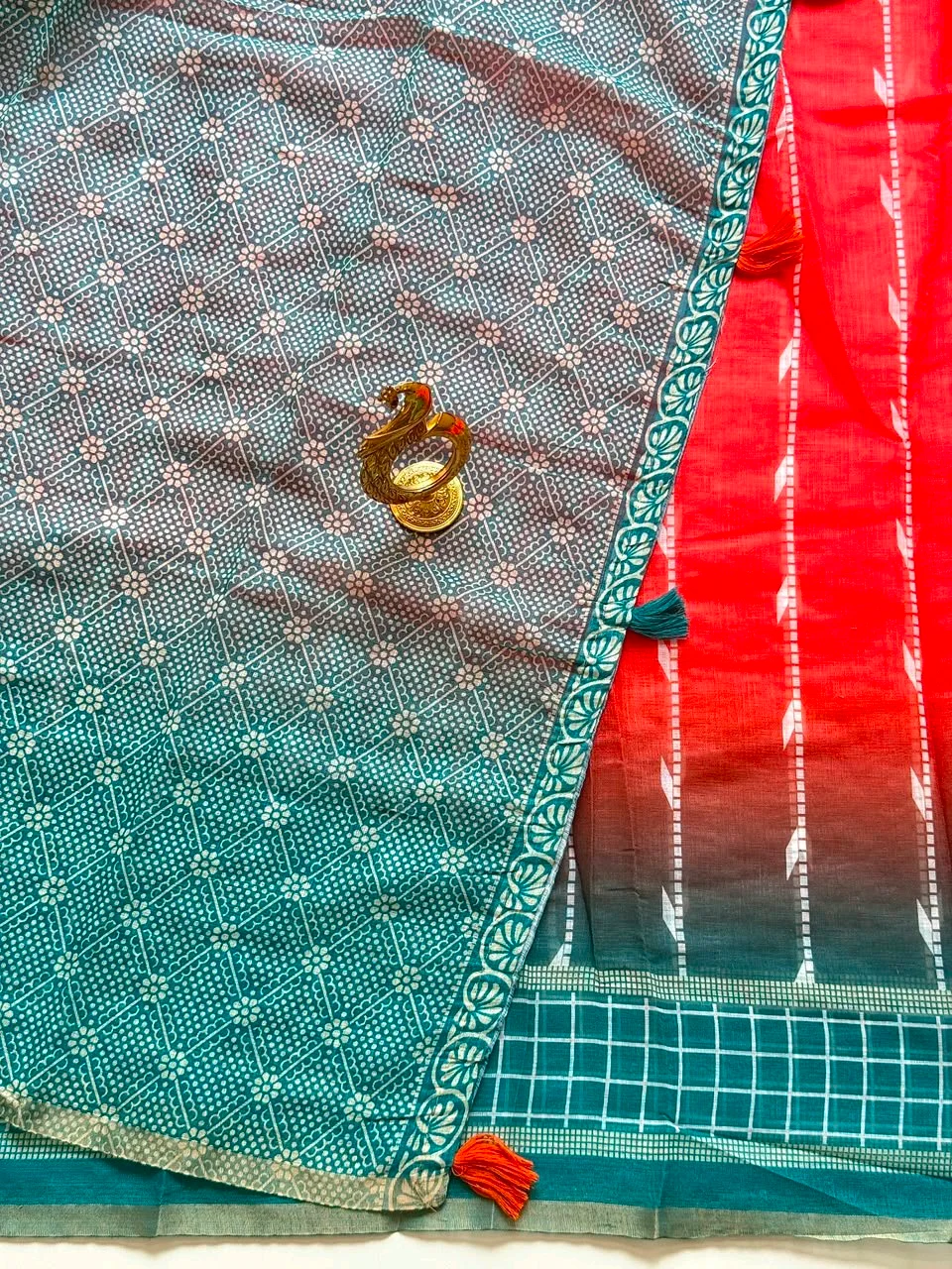 Lenin Cotton Saree with Geometric Patterns 2
