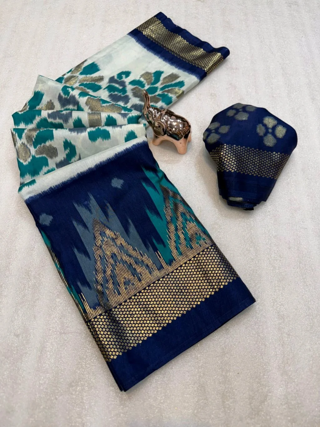 Crepe Silk Ikat Saree with Zari Border and Blouse thumbnail 1