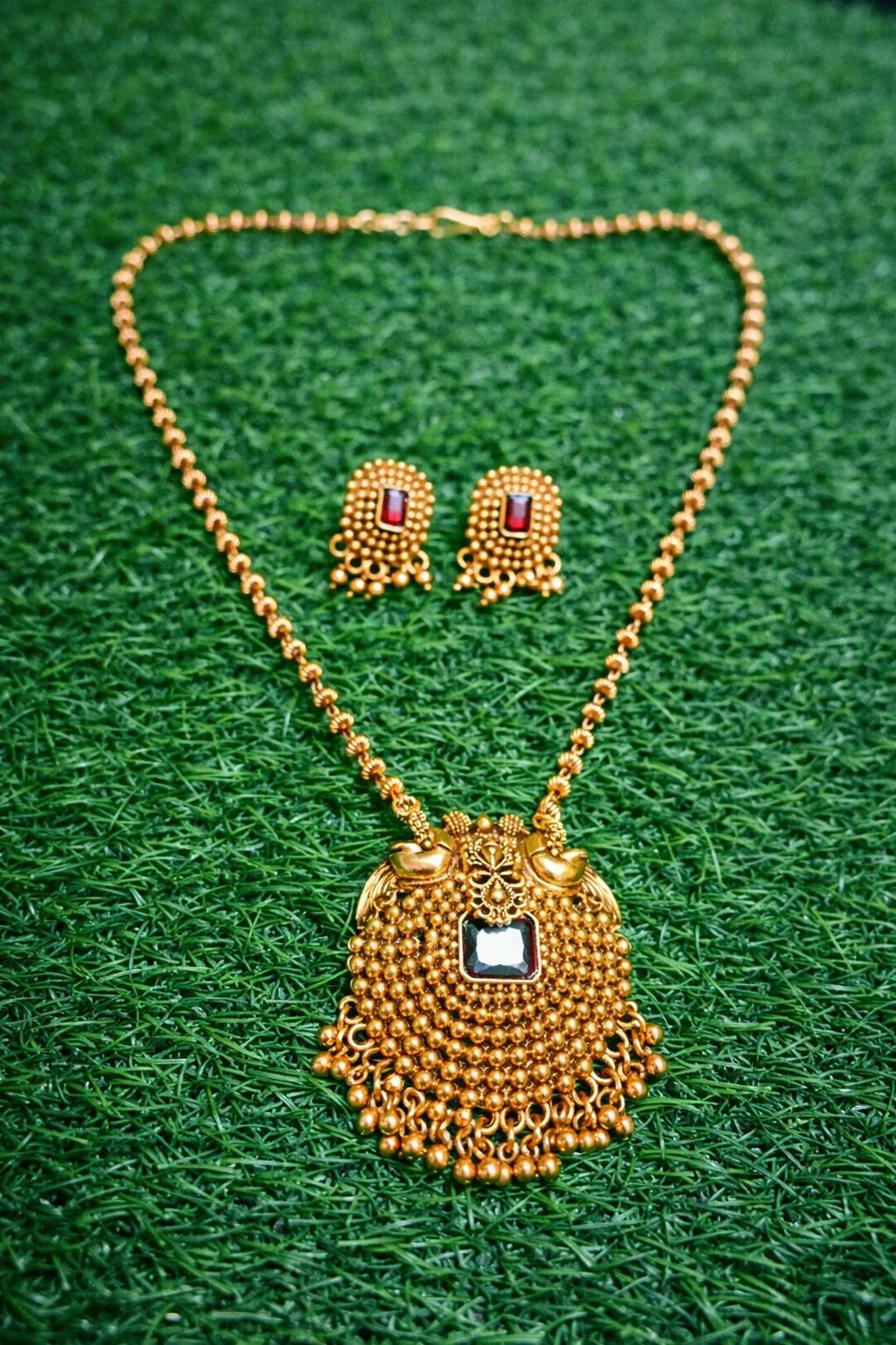 Gold Toned Traditional Temple Necklace Set thumbnail 2