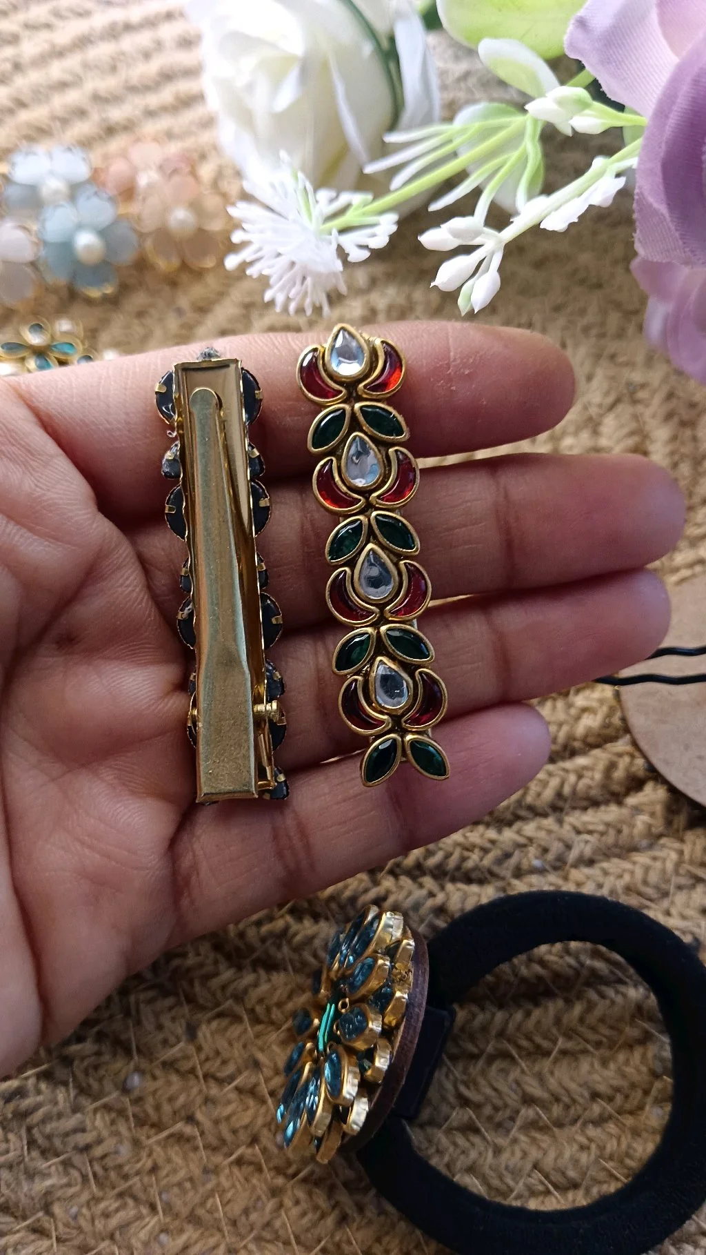 Gold Tone Kundan Enamel Dangle Aligrater Clips 2