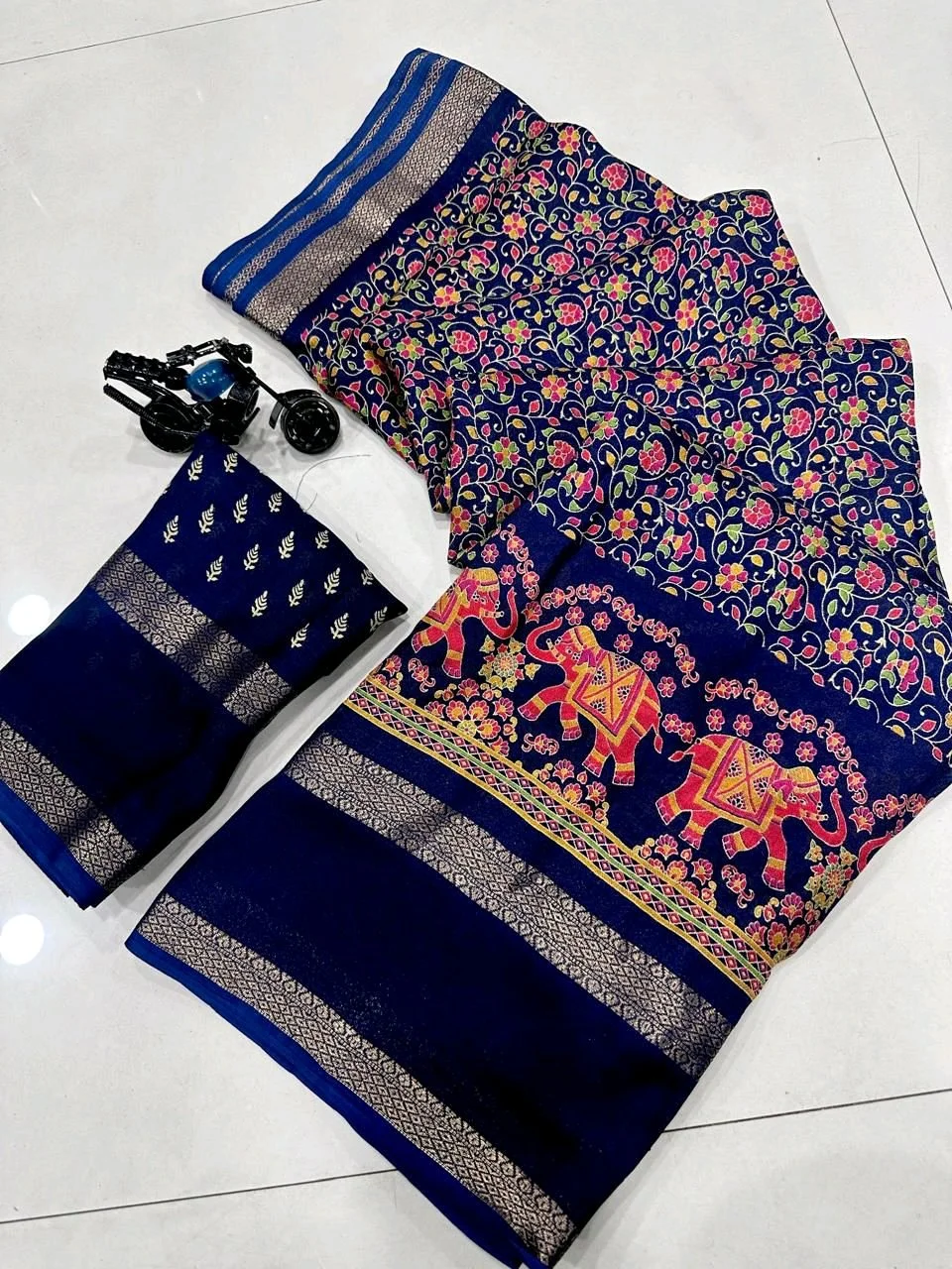 Georgette Sarees thumbnail 1