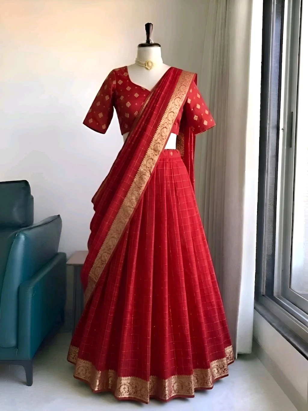 Pure Vintage Viscose Zari Woven Lehenga Choli Set thumbnail 2