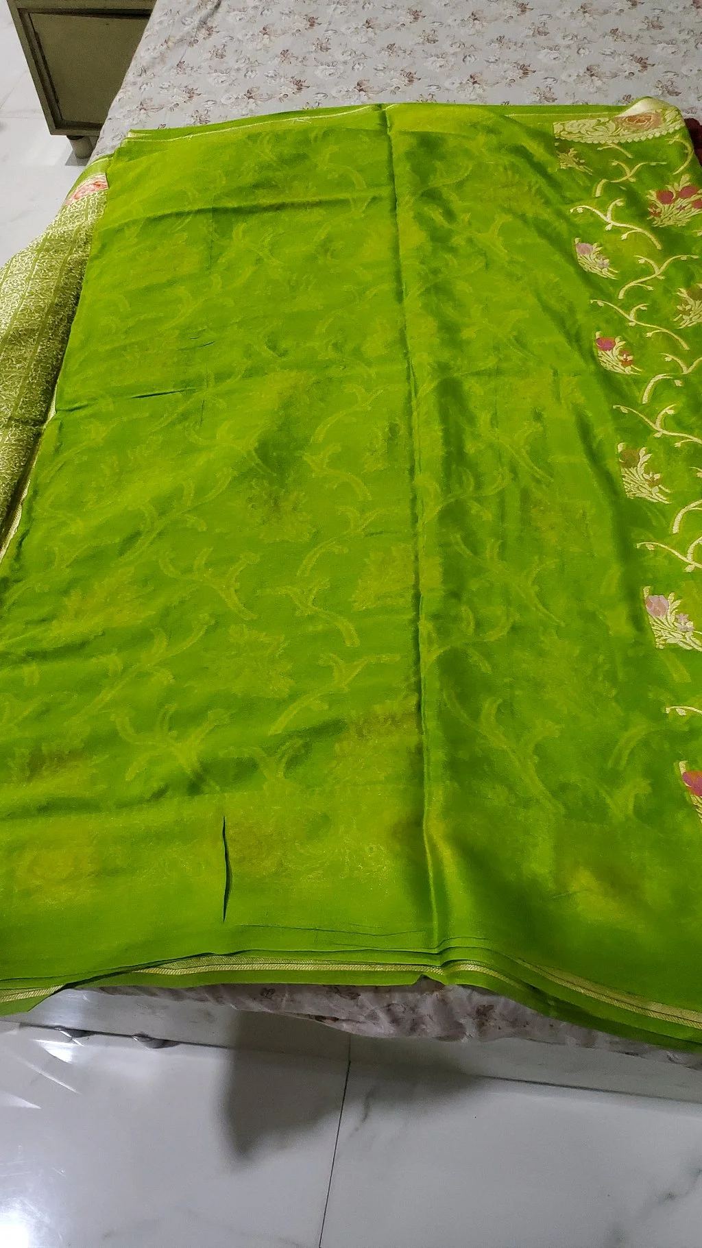 Green Pure Benarasi Chiffon Saree with Gold Zari Floral Weave and Rose Border thumbnail 5