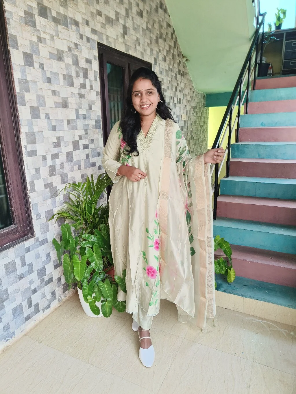 Cream Floral Handpainted Kurta Set with Dupatta 1