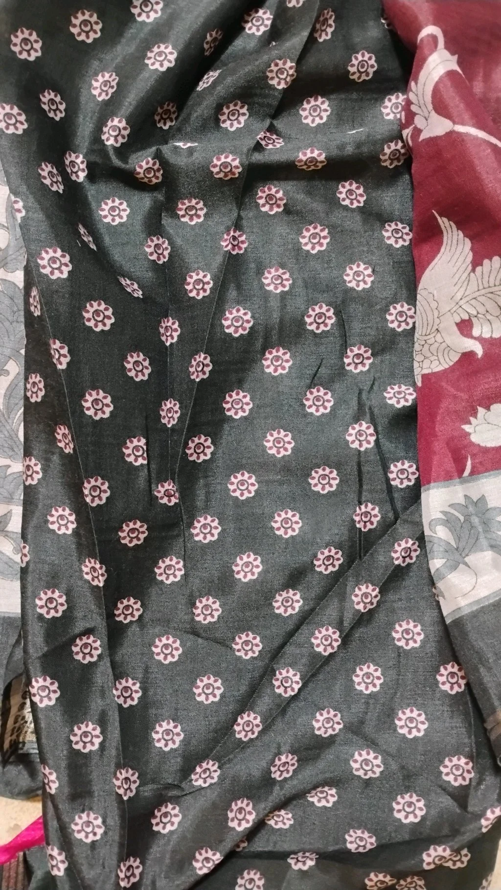 Maheshwari Silk Maroon Floral Print Saree with Grey Border thumbnail 4