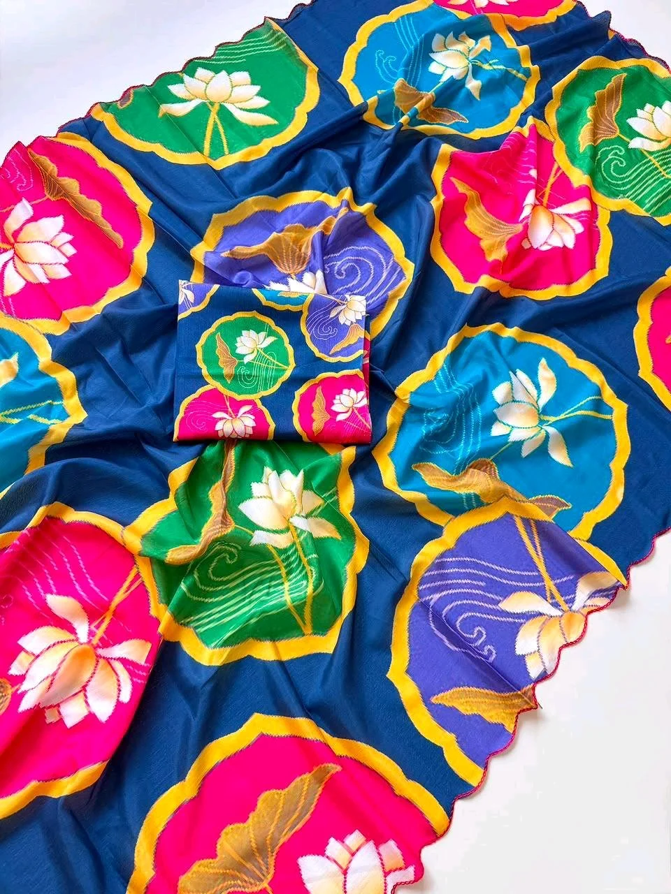 Soft Shinon Fabric Saree 8