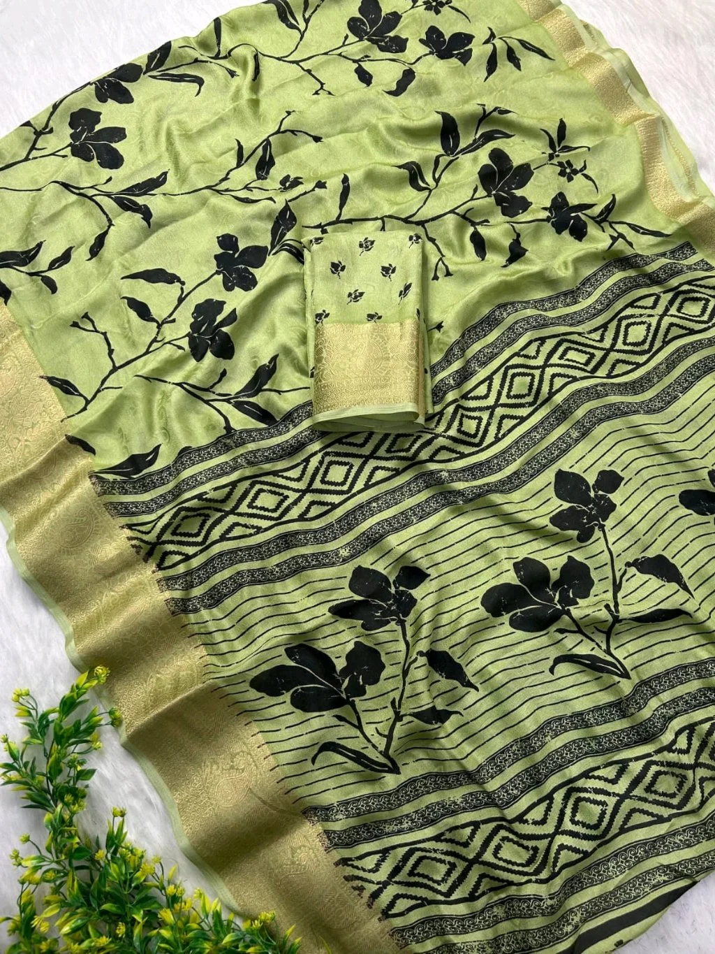 Mass Mellow Sarees and Zari Border thumbnail 8