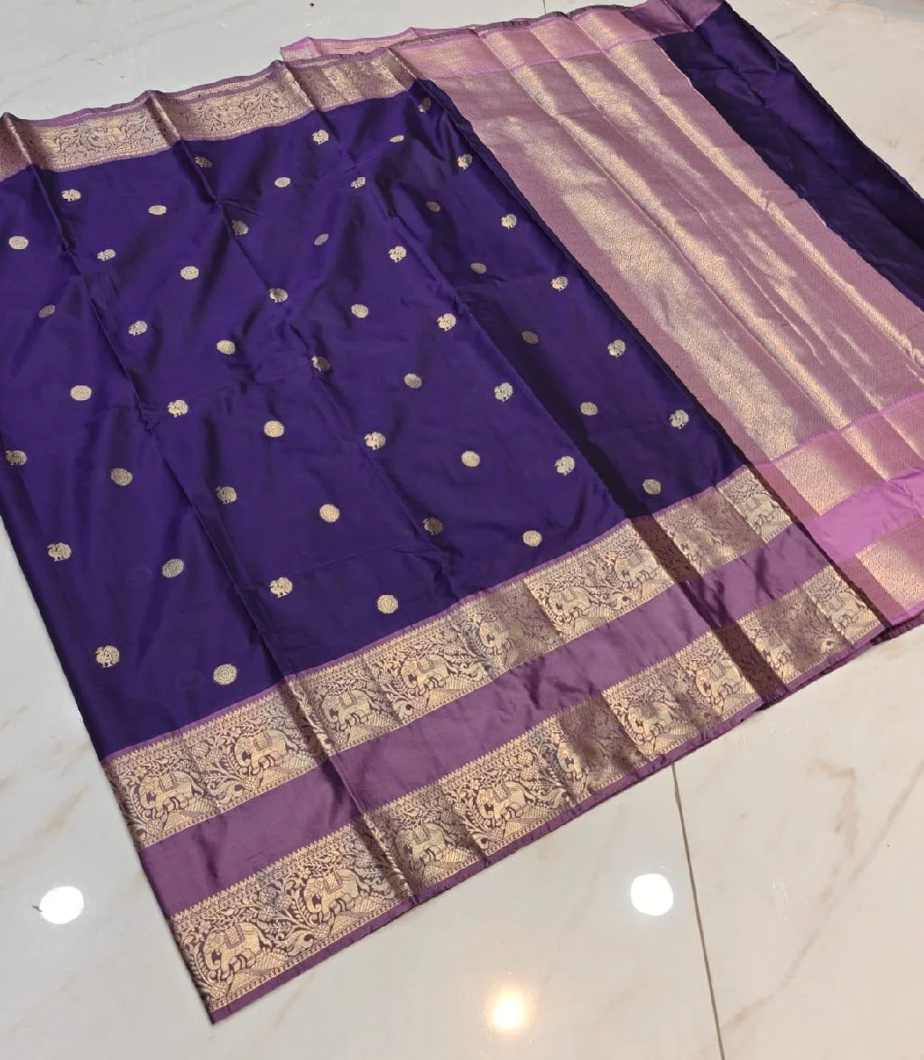 Kanjivaram soft pattu just got a whole lot trendier! Beautiful designery weaving butti and double Kanchi weaving border make this collection a stunner. The fabric is super lightweight and soft, making it perfect for any occasion. Direct weavers' special design collection means you're getting the best quality at the best price MRP --1480 1