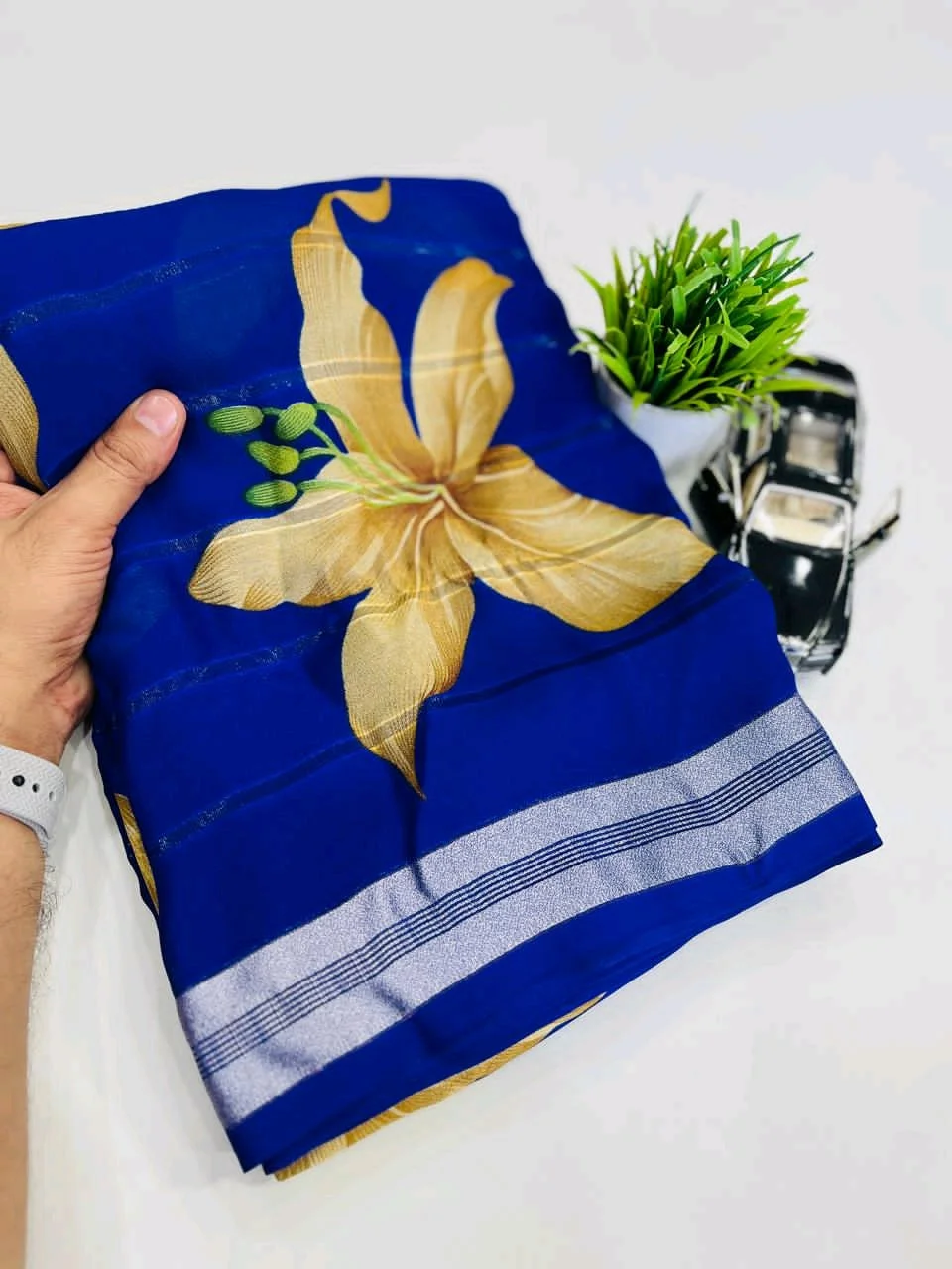 Heavy Georgette Saree thumbnail 1