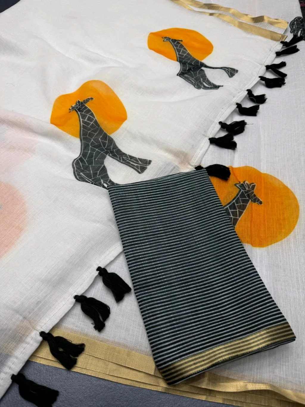 Premium Plain Lenin Cotton Saree with Giraffe Print and Striped Blouse thumbnail 1