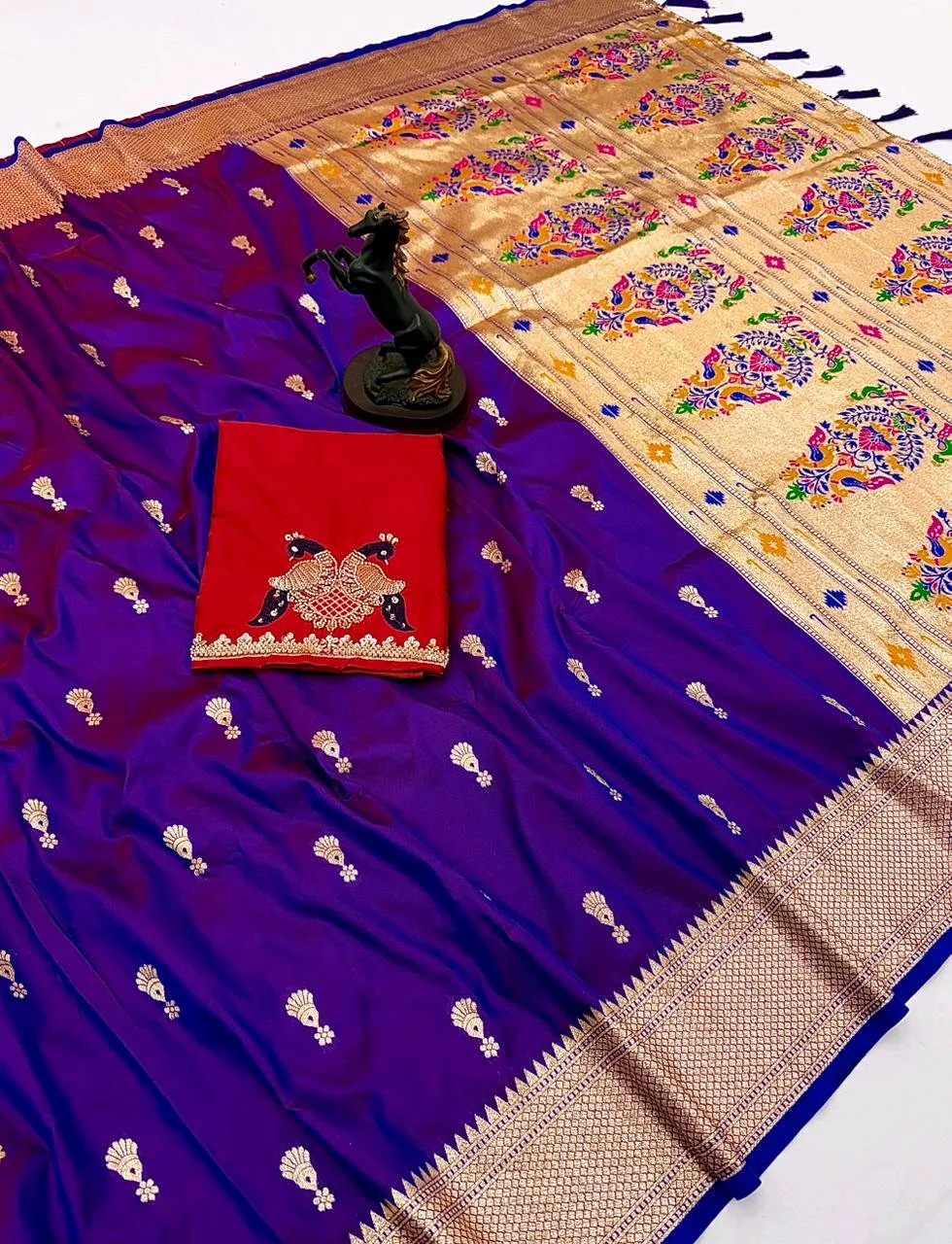 Paithani Silk Sarees thumbnail 5