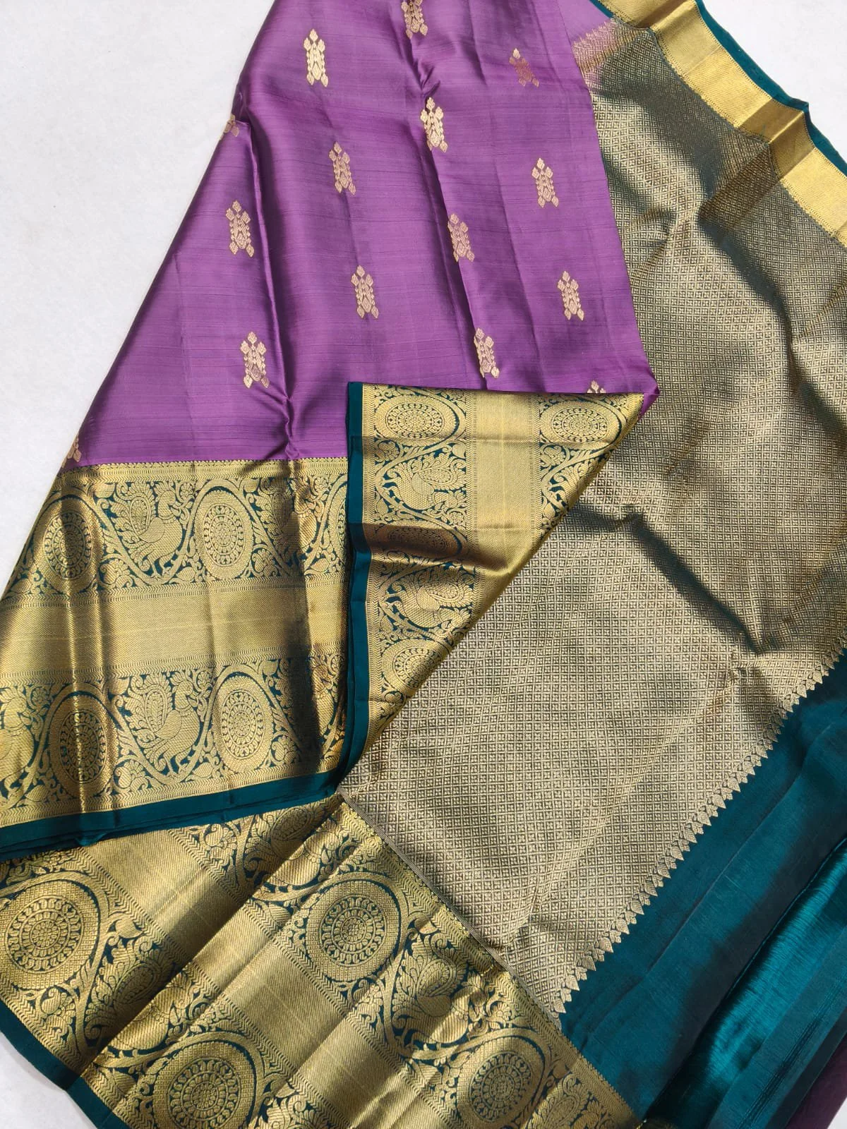 pure handlooms saree thumbnail 3