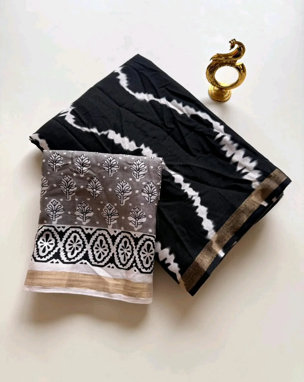 Mul Cotton Saree with Block Print Border and Matching Blouse thumbnail 7