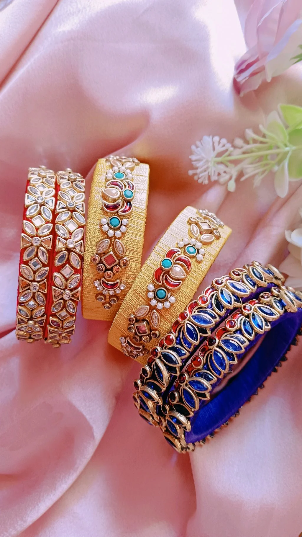 Traditional Kundan Stone Broad Bangles Set thumbnail 1