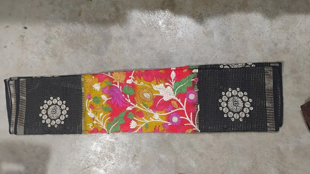 Crepe Silk Center Design Saree thumbnail 2