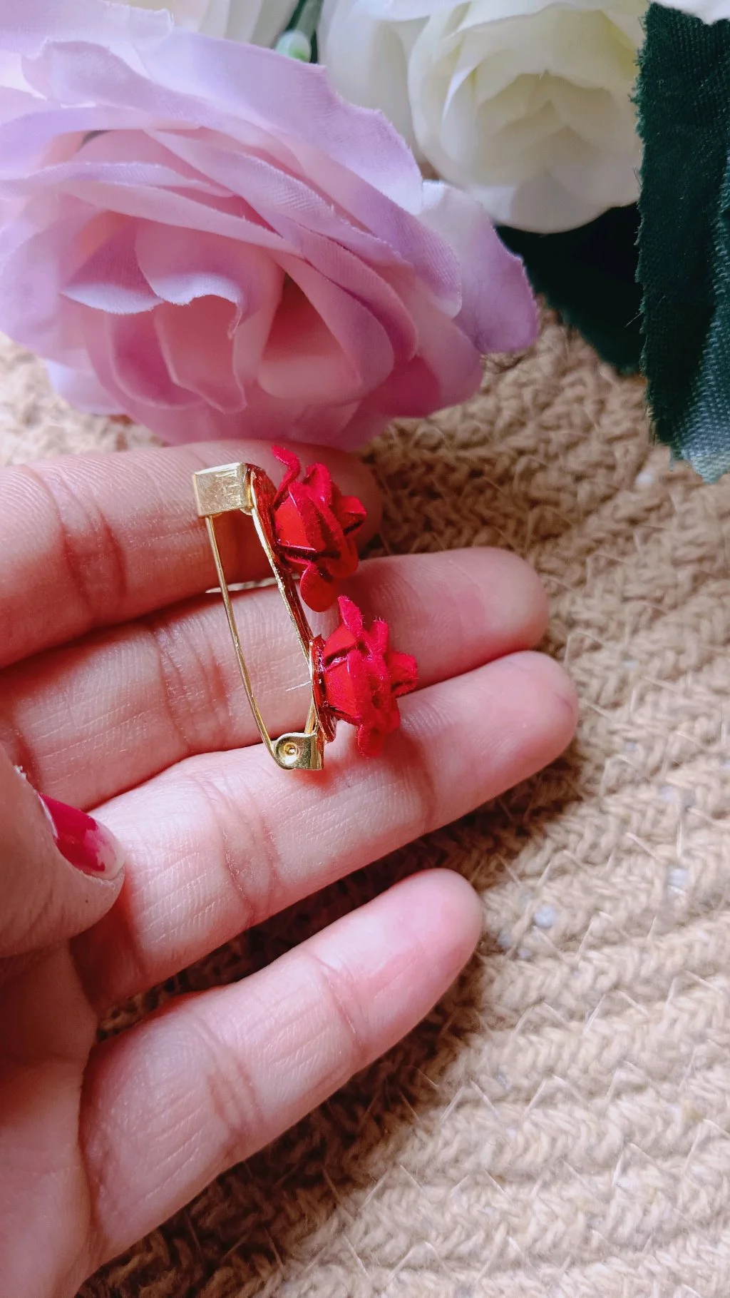 Red Velvet Rose Saree Brooch Pins thumbnail 2