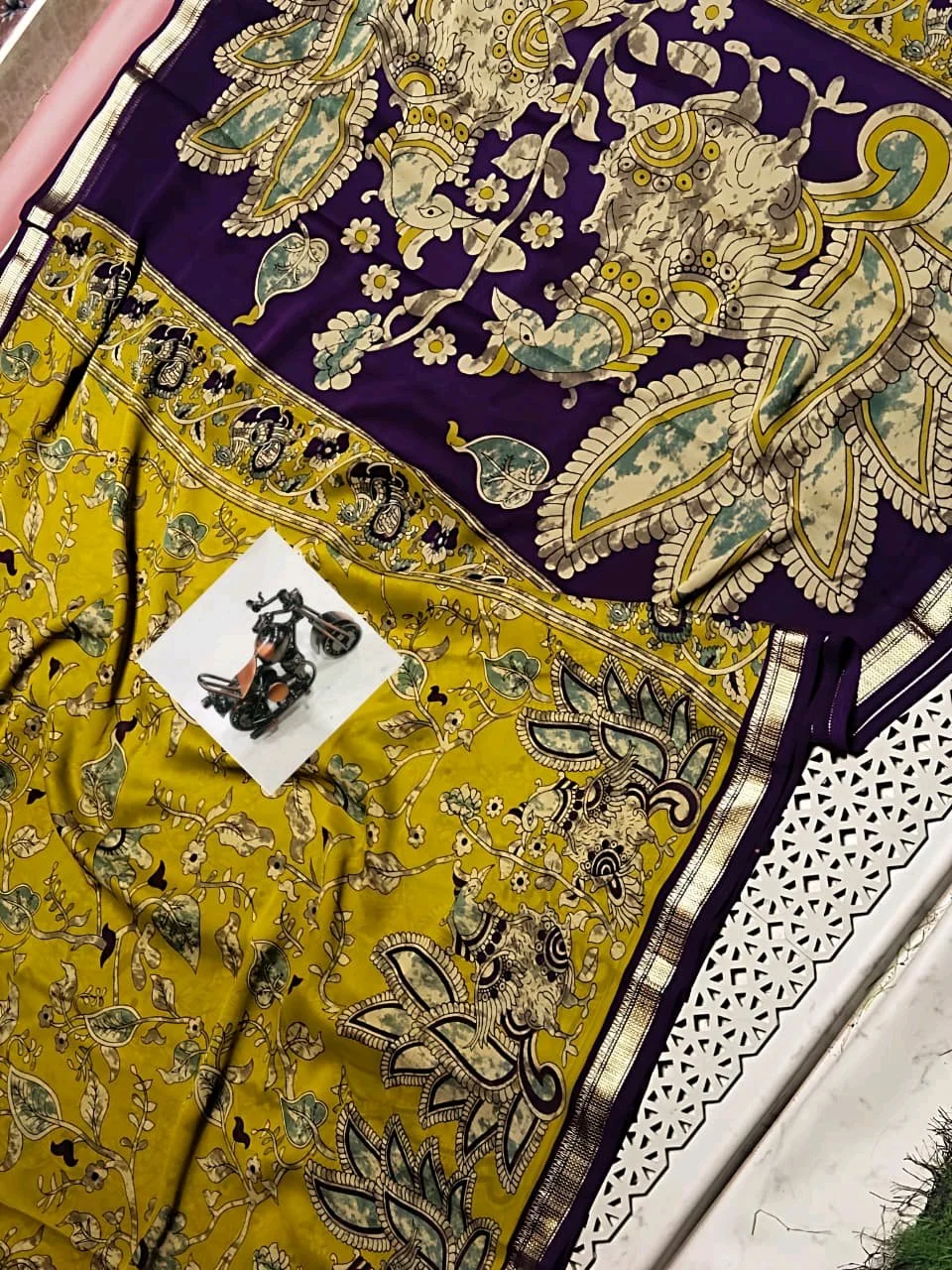 Yellow Green Kalamkari Print Saree with Purple Zari Border thumbnail 3