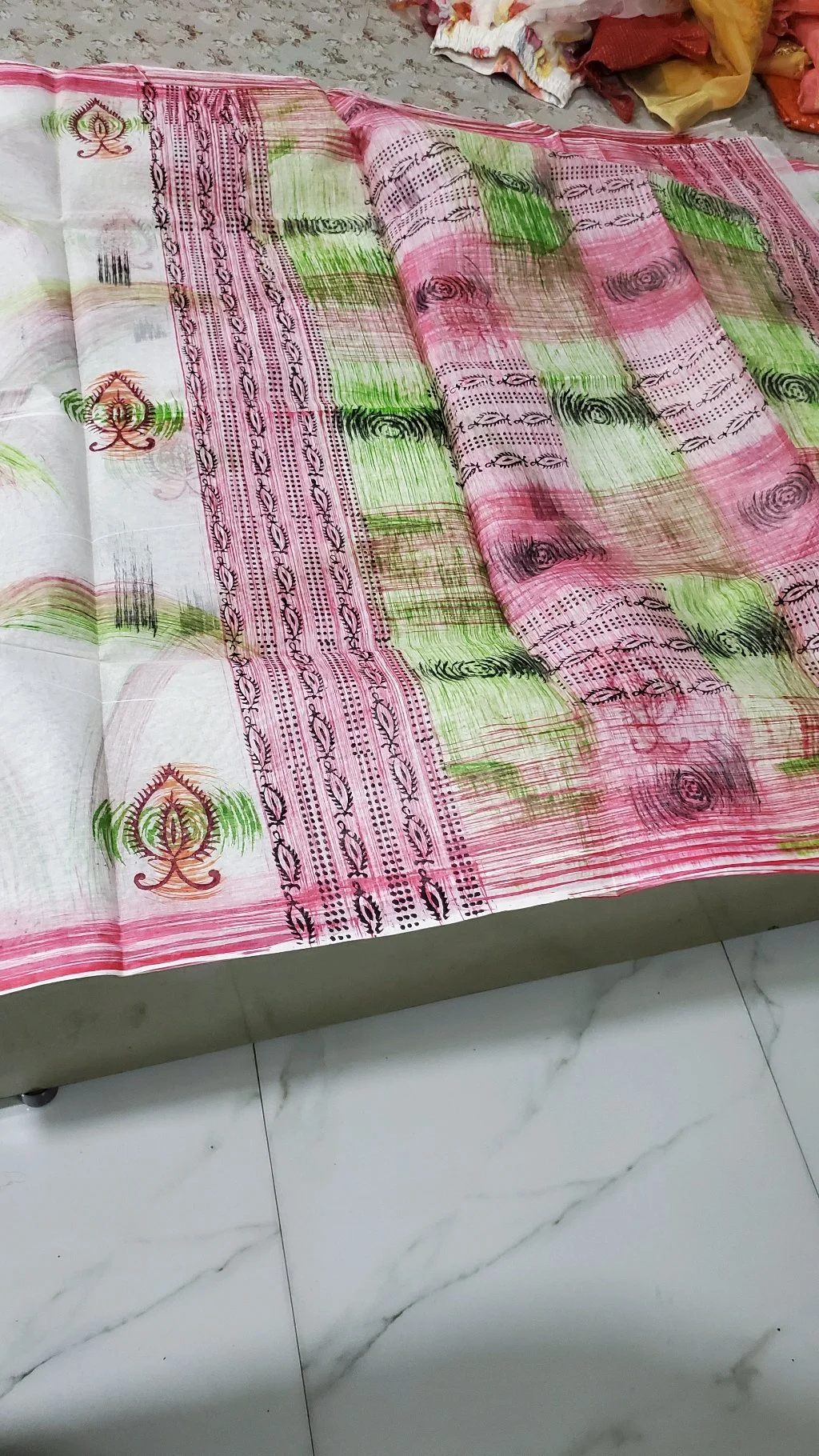 White Organdi Saree With  Brush పెయింట్. 3