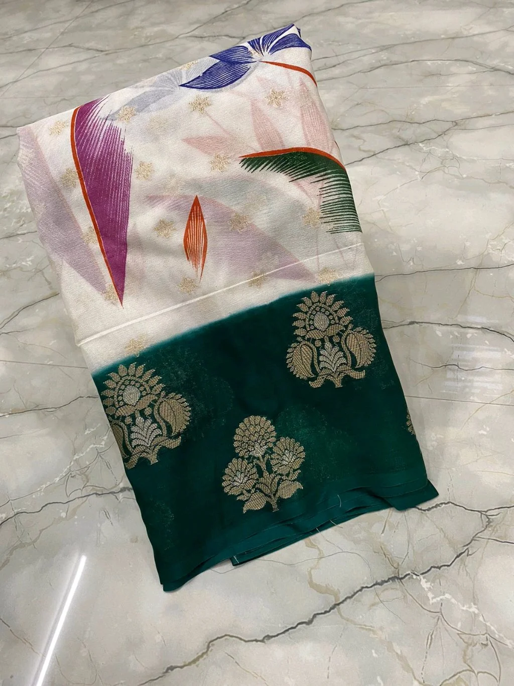White Banarasi Printed Saree with Green Zari Border 1