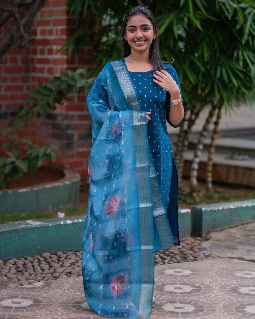Chanderi Cotton Kurti Set with Floral Organza Dupatta thumbnail 10