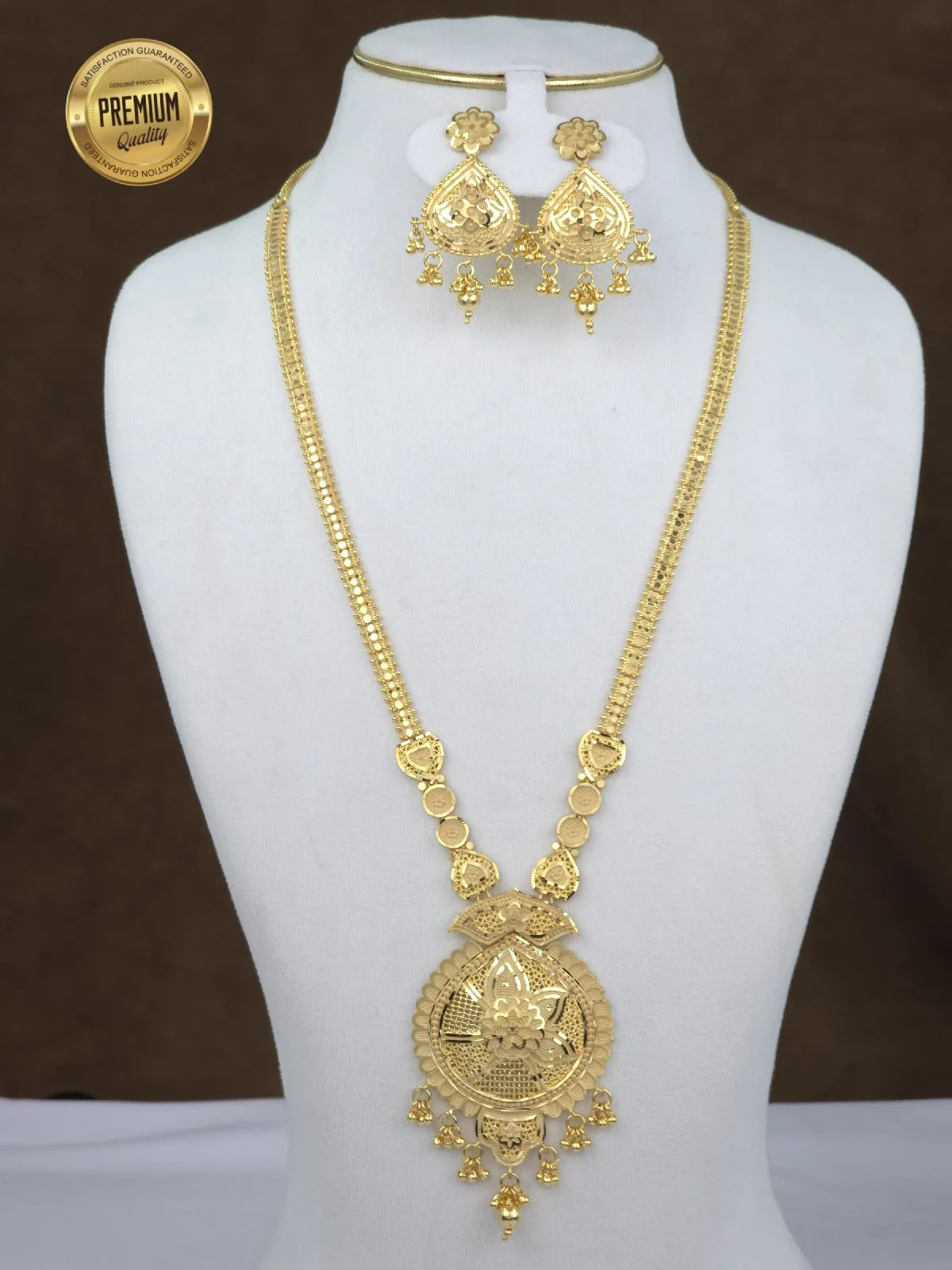 long haram with earrings 3