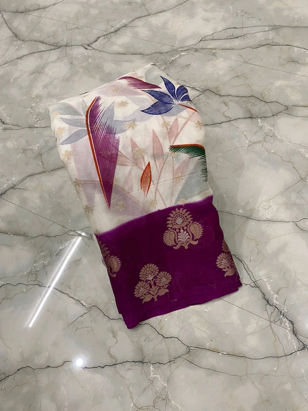 White Banarasi Printed Saree with Green Zari Border 6