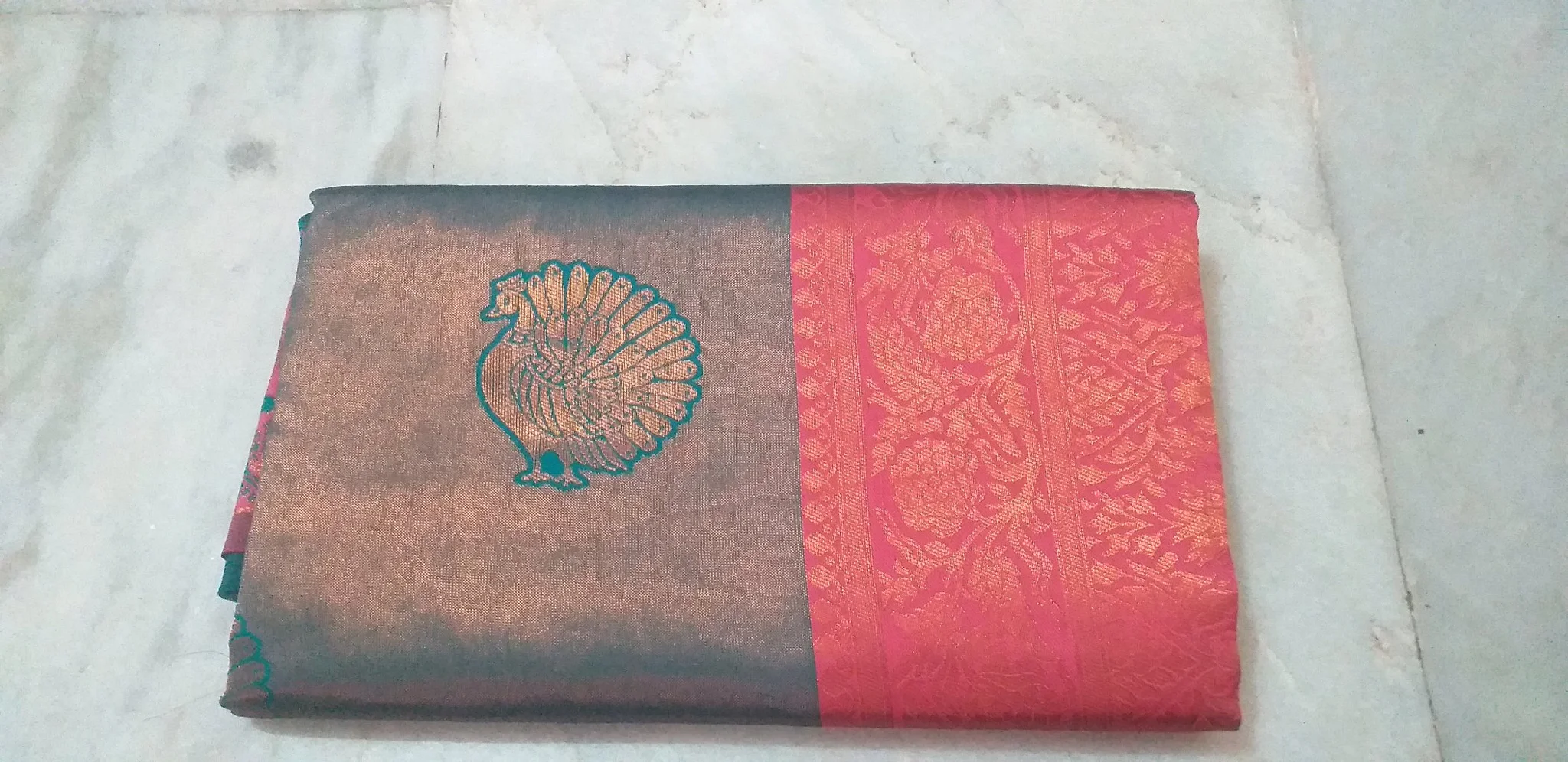 Teal and dark pink Silk Saree with Peacock Zari boarder and pink buta blouse 3