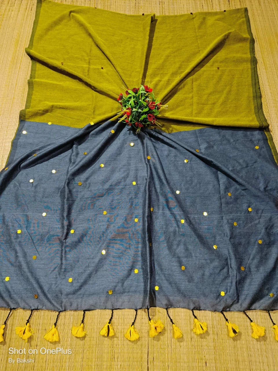 Two-Tone Saree with Golden Dots and Tassels thumbnail 2