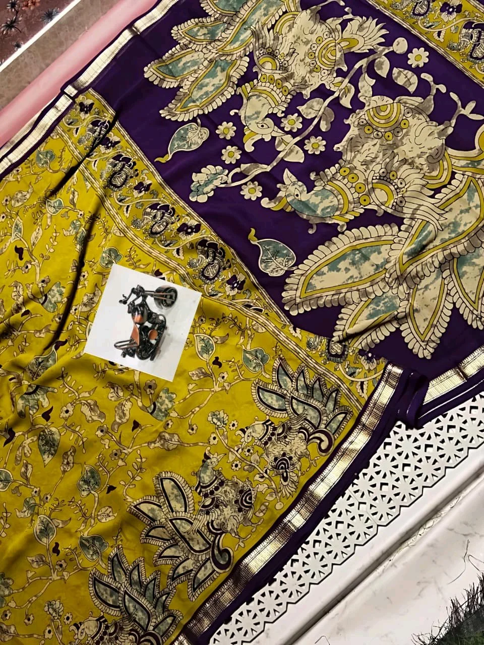 Yellow Green Kalamkari Print Saree with Purple Zari Border thumbnail 2