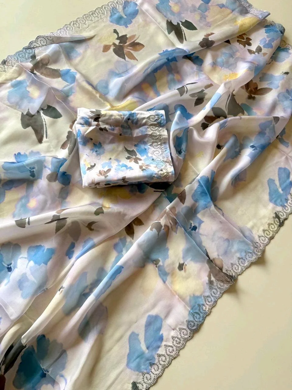 Georgette Saree with Blue Floral Print and Lace Border thumbnail 10