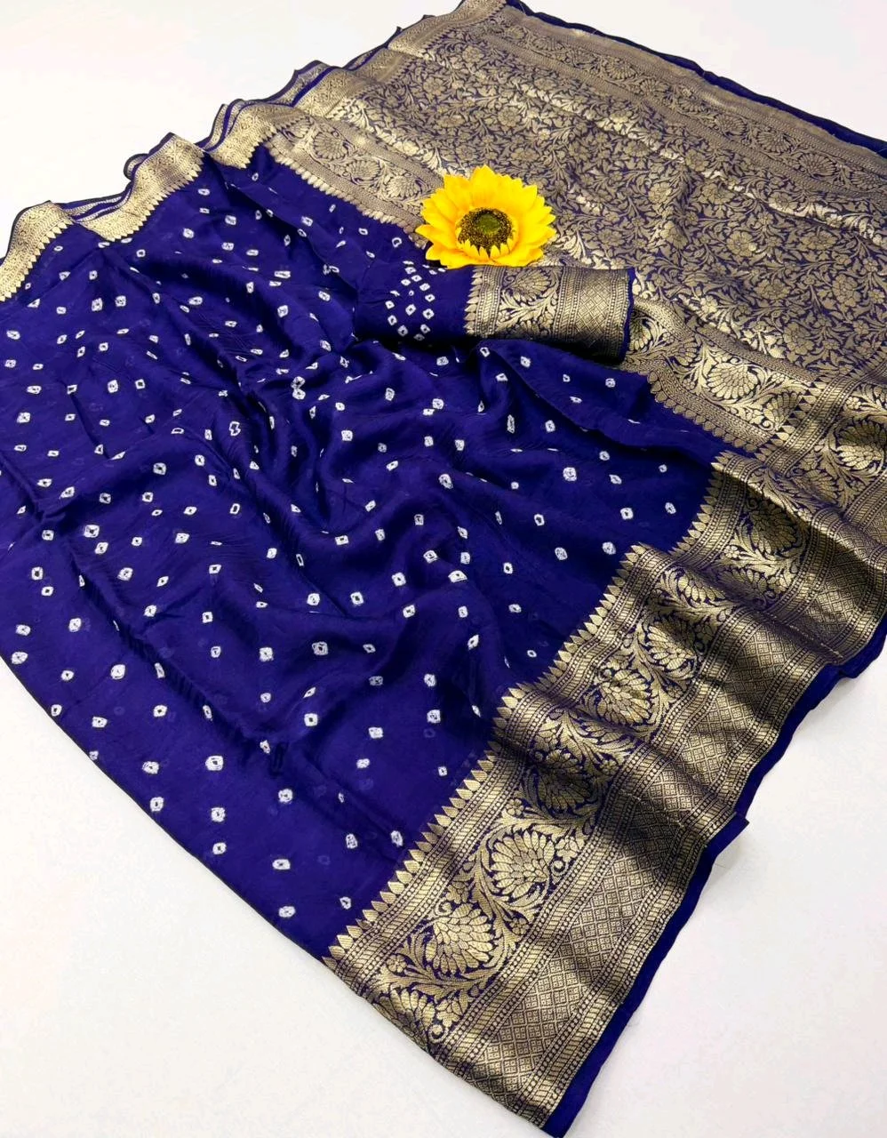 Bandhani Saree with Zari Border 6