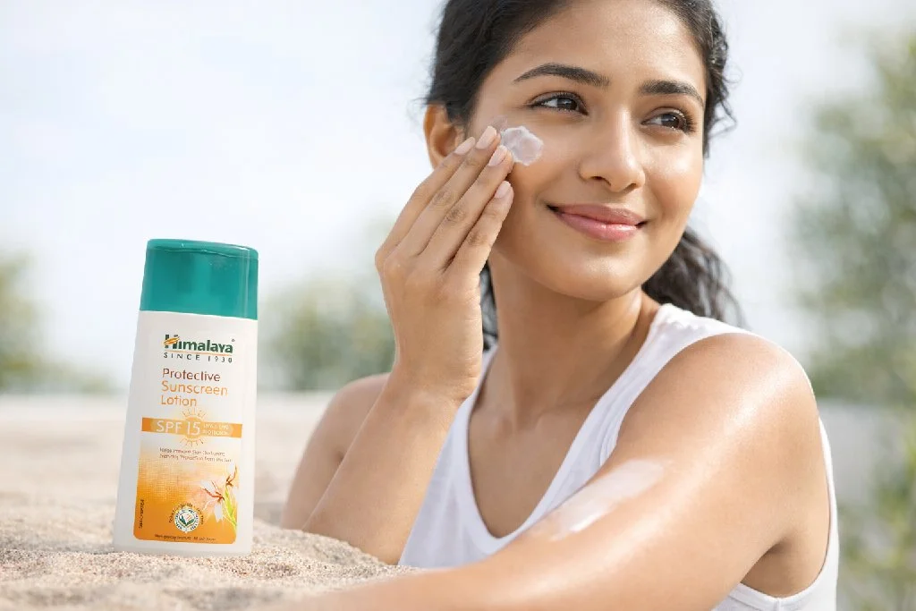 Himalaya Protective Sunscreen Lotion SPF 15. 50ml 2