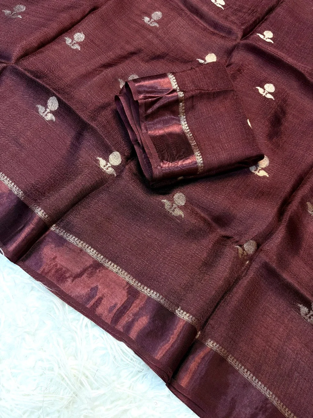 Viscose Khadi Silk Satin Saree thumbnail 4