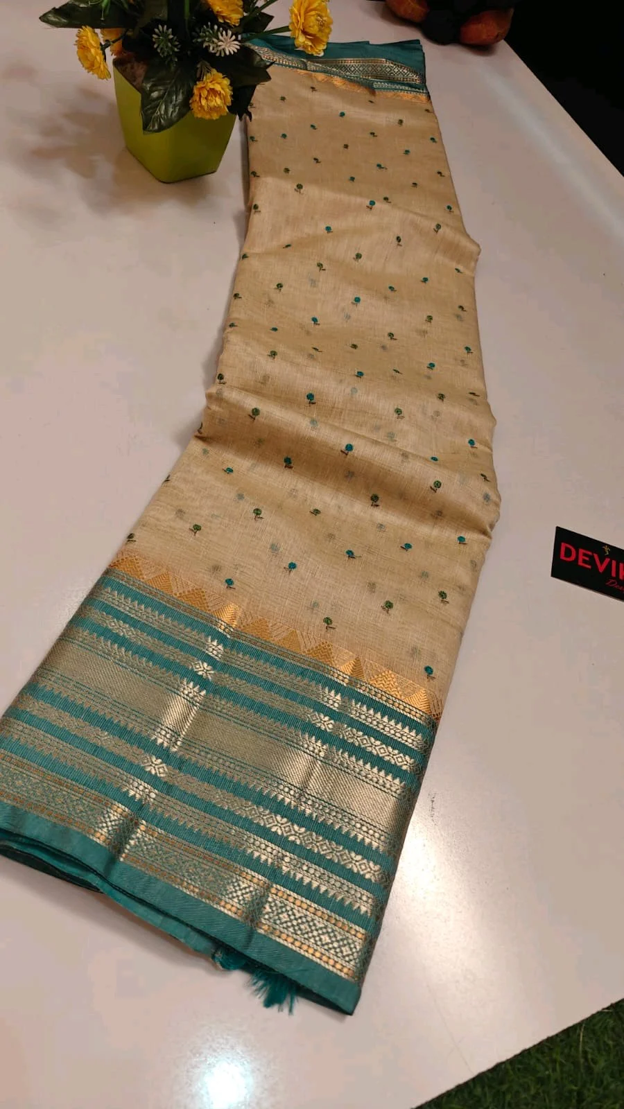 Beige Silk Blend Saree with Pink Zari Border and Floral Motifs thumbnail 4