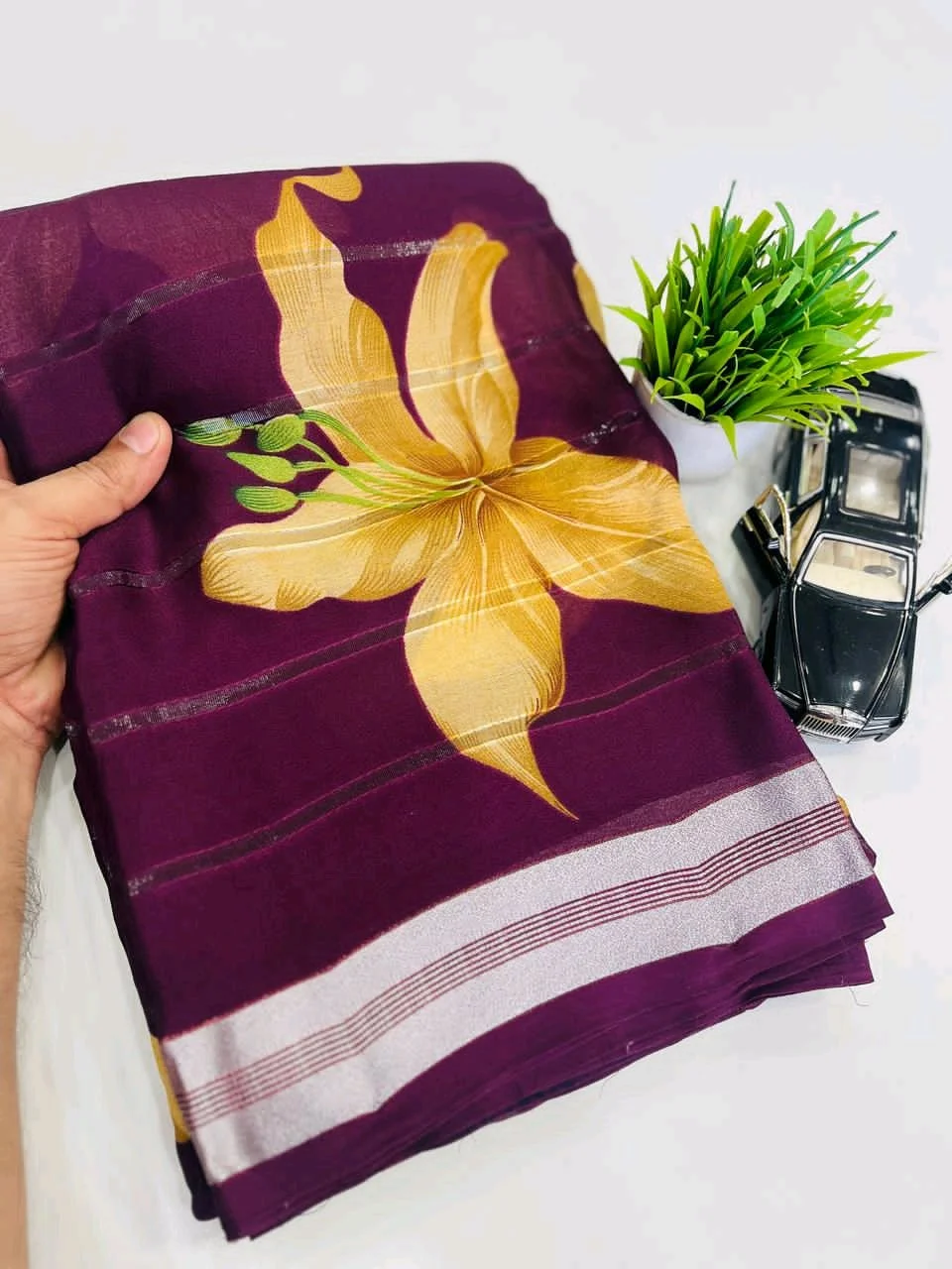 Heavy Georgette Saree thumbnail 6
