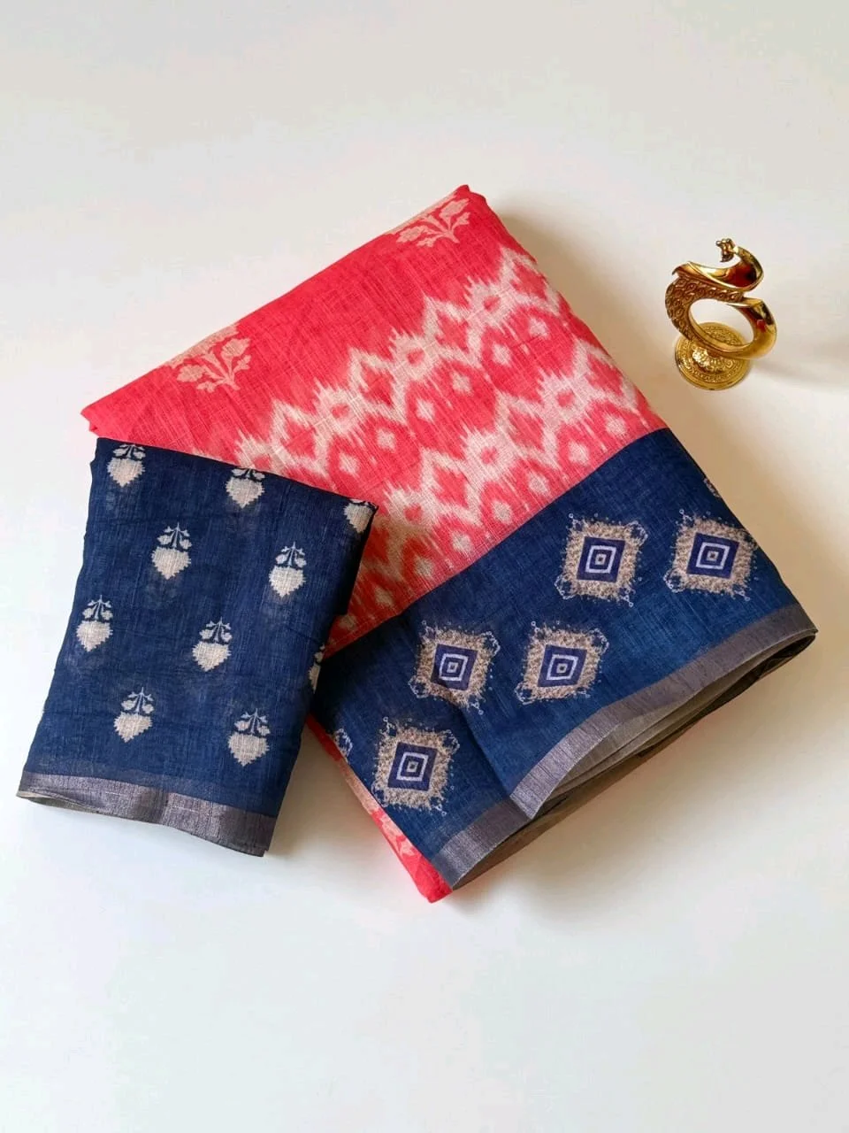 Lenin Ikat Cotton Saree with Traditional Border thumbnail 2