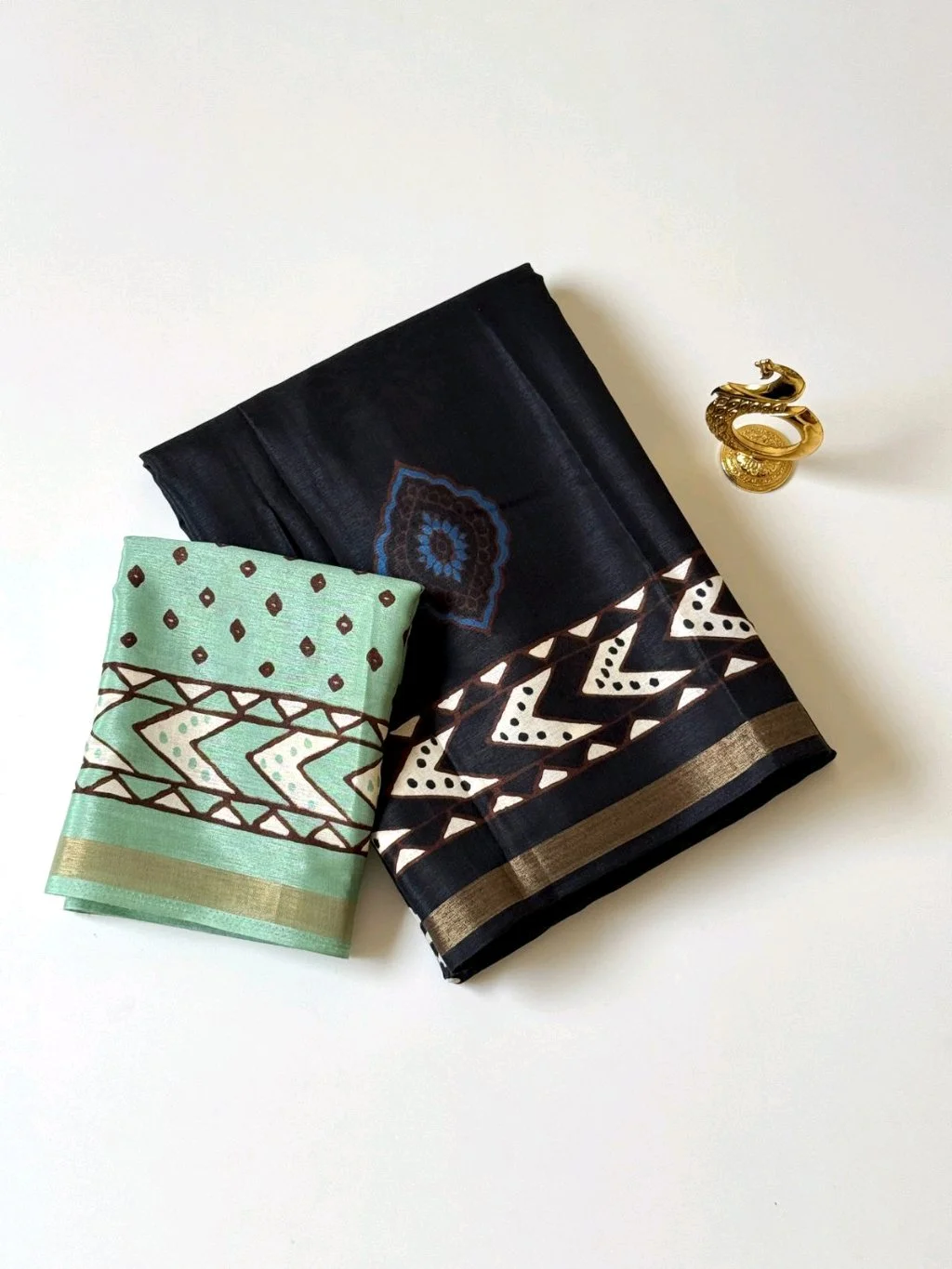 Mul Cotton Saree with Block Print Border and Matching Blouse thumbnail 2