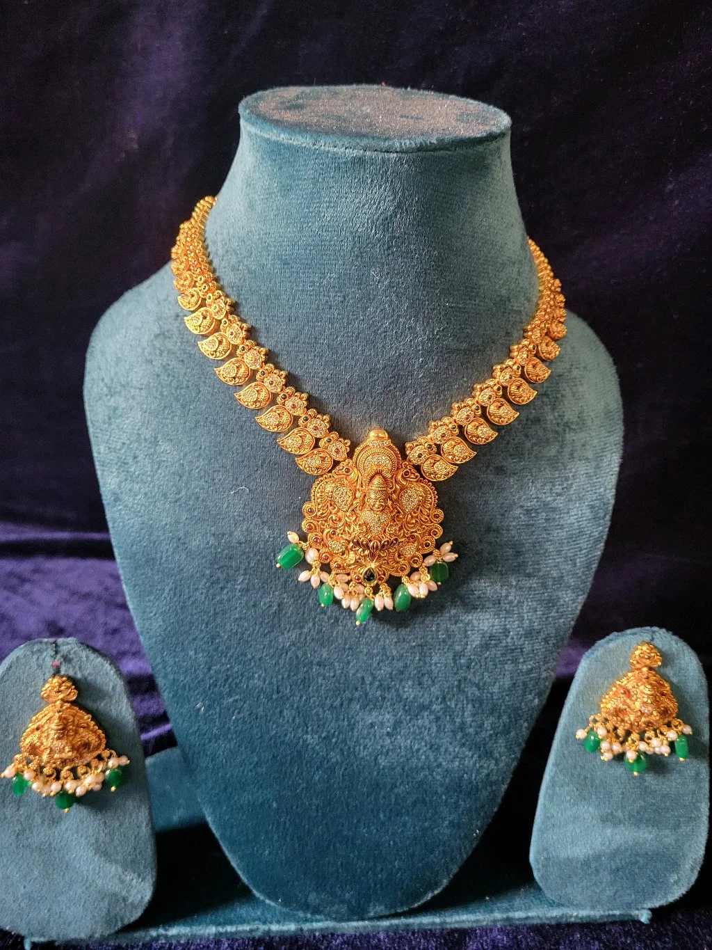 One Gram Gold Nakshi Neck Set- Rental