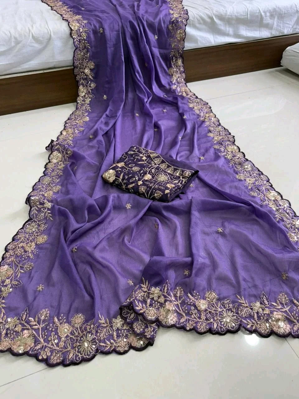 Star Georgette Saree with Blouse Piece 6