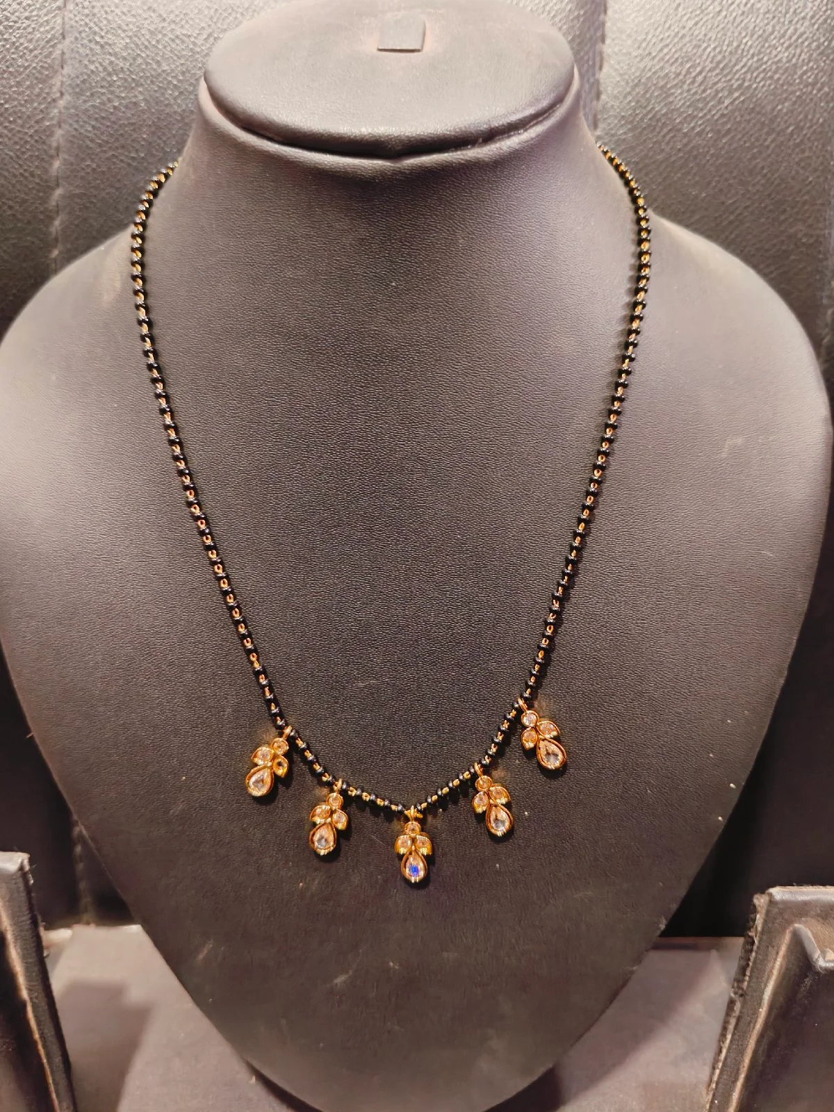 black beads short chain