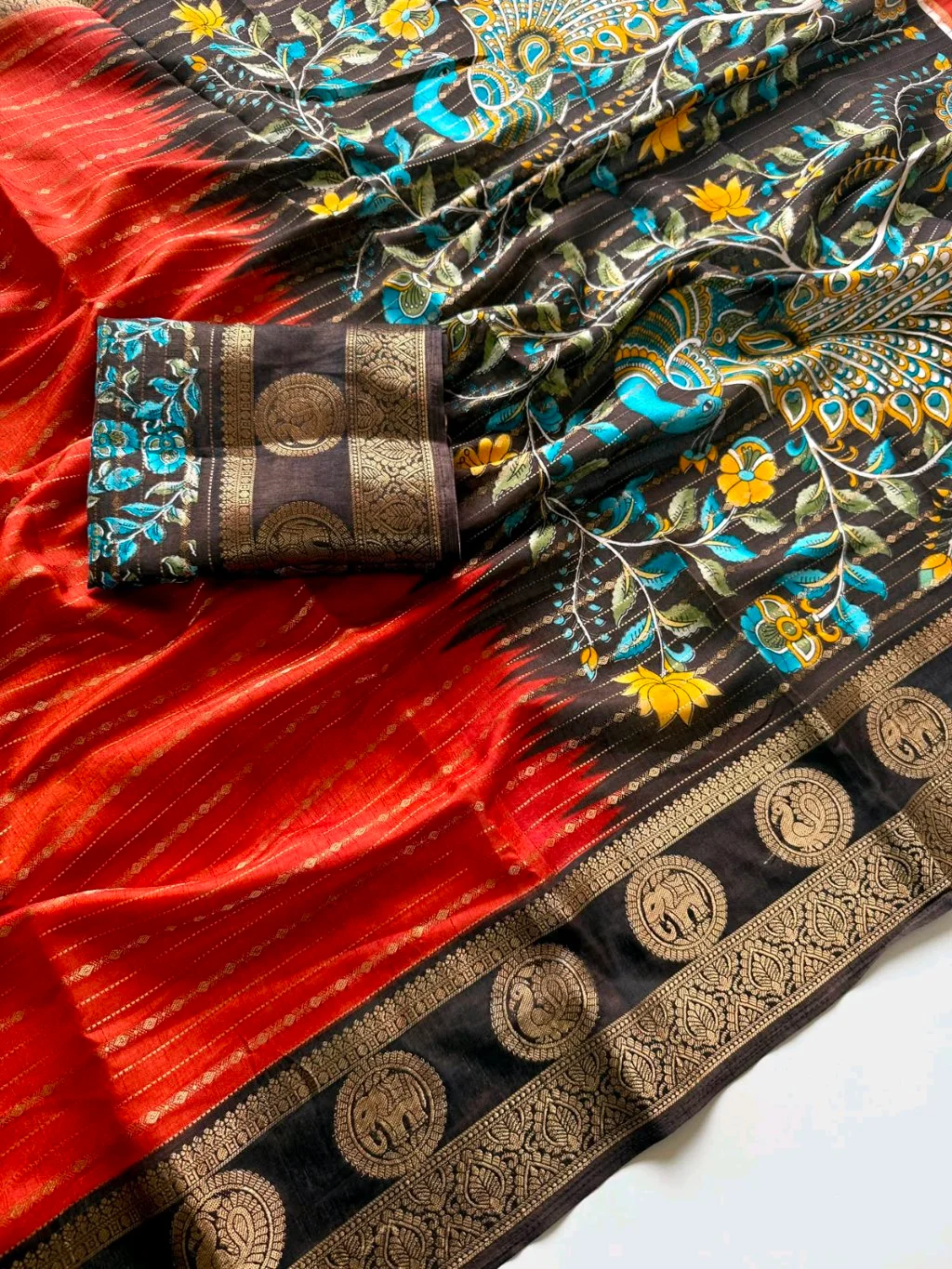 Red Silk Blend Saree with Black Zari Border thumbnail 6