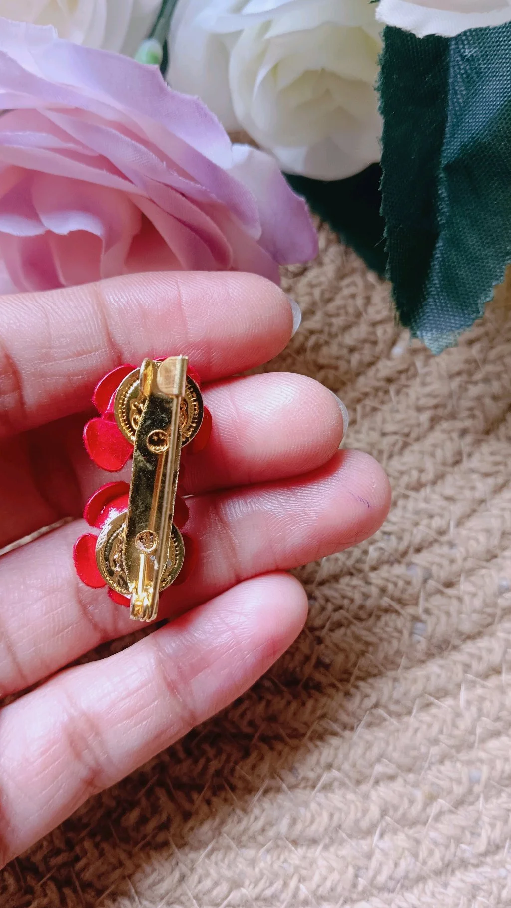 Red Velvet Rose Saree Brooch Pins thumbnail 3