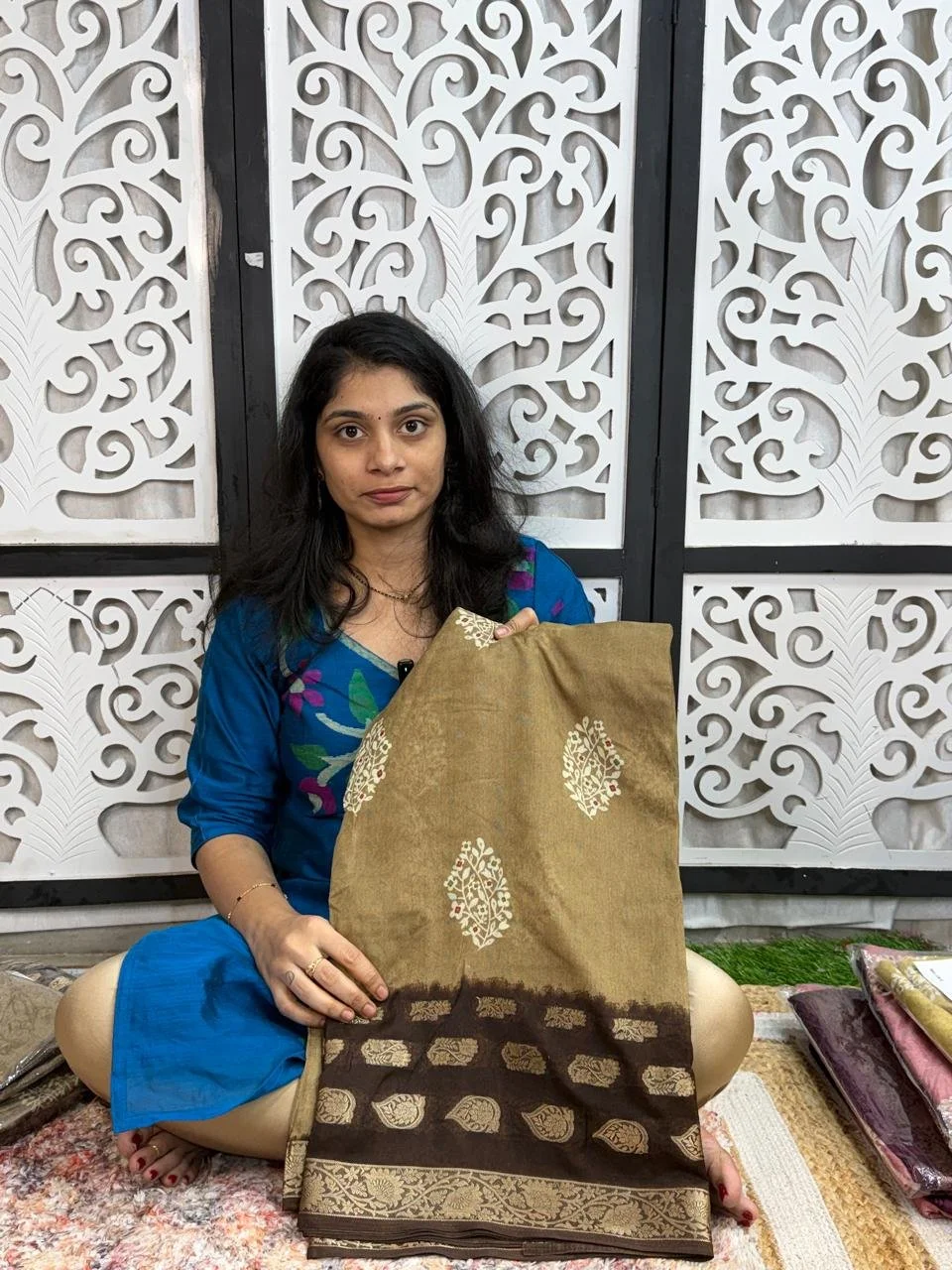 Pink and Maroon Silk Blend Saree with Zari Border 3