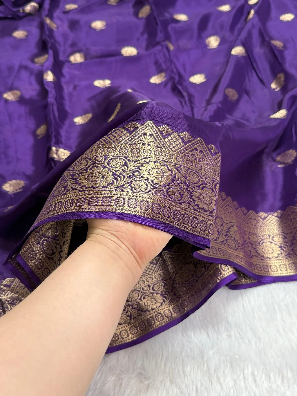 Purple Silk Saree with Gold Zari Weave 1